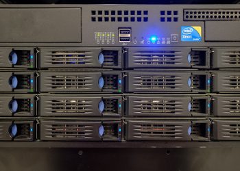 server-4393370_1280